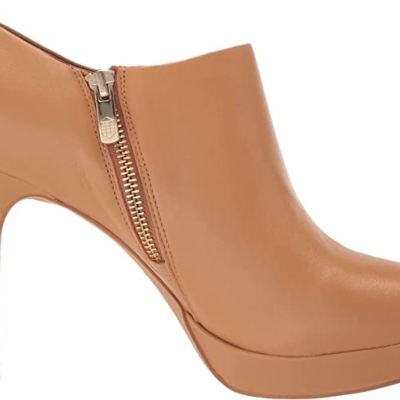 COPY - Vince Camuto Women's Elvin Bootie Ankle Boot/ Excellent Condition - Picture 2 of 6
